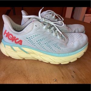 Womens HOKA One One size 9